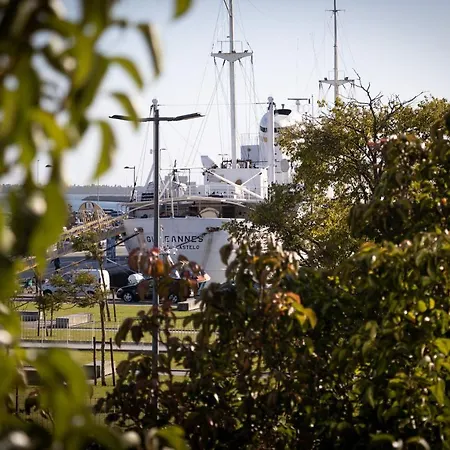 Riverfront Avenida 13 - Your Boho Flat - Uchill