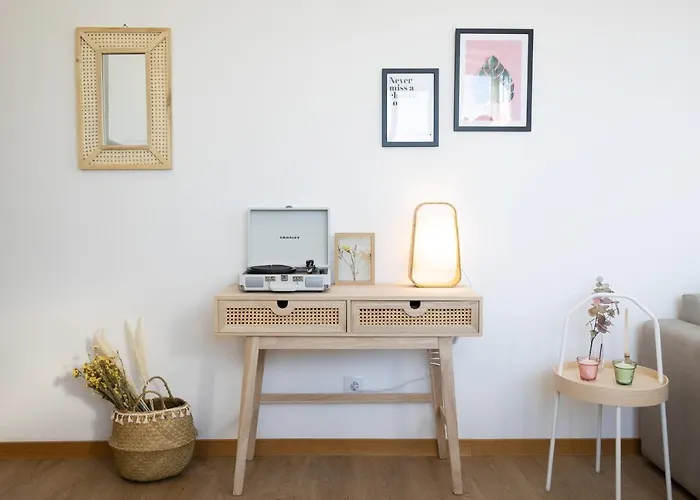 Riverfront Avenida 13 - Your Boho Flat - Uchill * Viana do Castelo