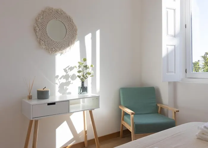 Riverfront Avenida 13 - Your Boho Flat - Uchill Apartment *