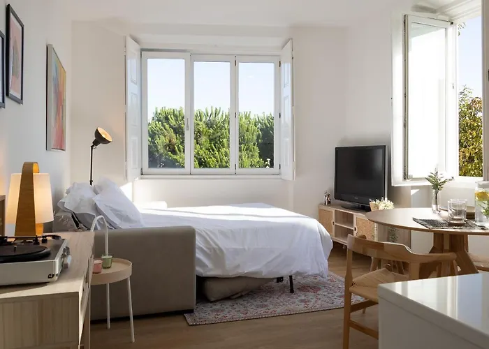 Riverfront Avenida 13 - Your Boho Flat - Uchill *