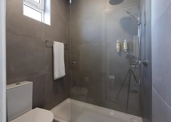 Riverfront Avenida 13 - Your Boho Flat - Uchill Apartment Viana do Castelo